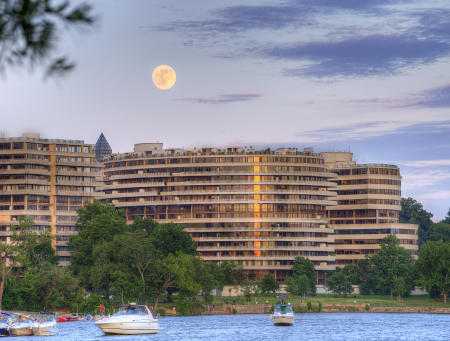 Personal Project: SuperMoon at the Watergate
